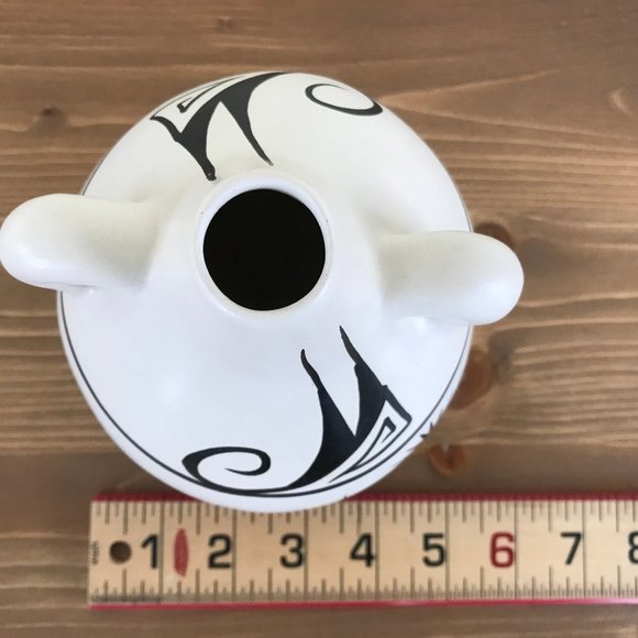 Mountain Rainbow 2-Handle Round Jug Vase Hand Painted Navajo Artist Signed M.Y. - Picture 5 of 6